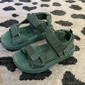 H&M sandal -green - size 9.5 toddler